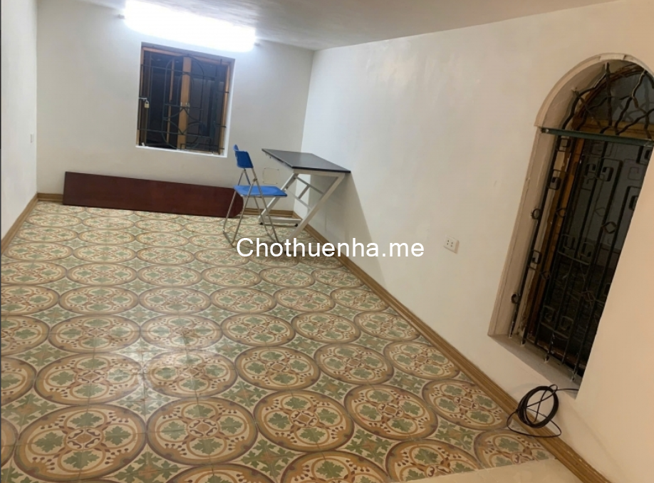 Cho thuê nhà nguyên căn ngõ 239 Ngõ Khâm, 35m2 x 2 tầng, 2 ngủ, 1 wc, 9 triệu