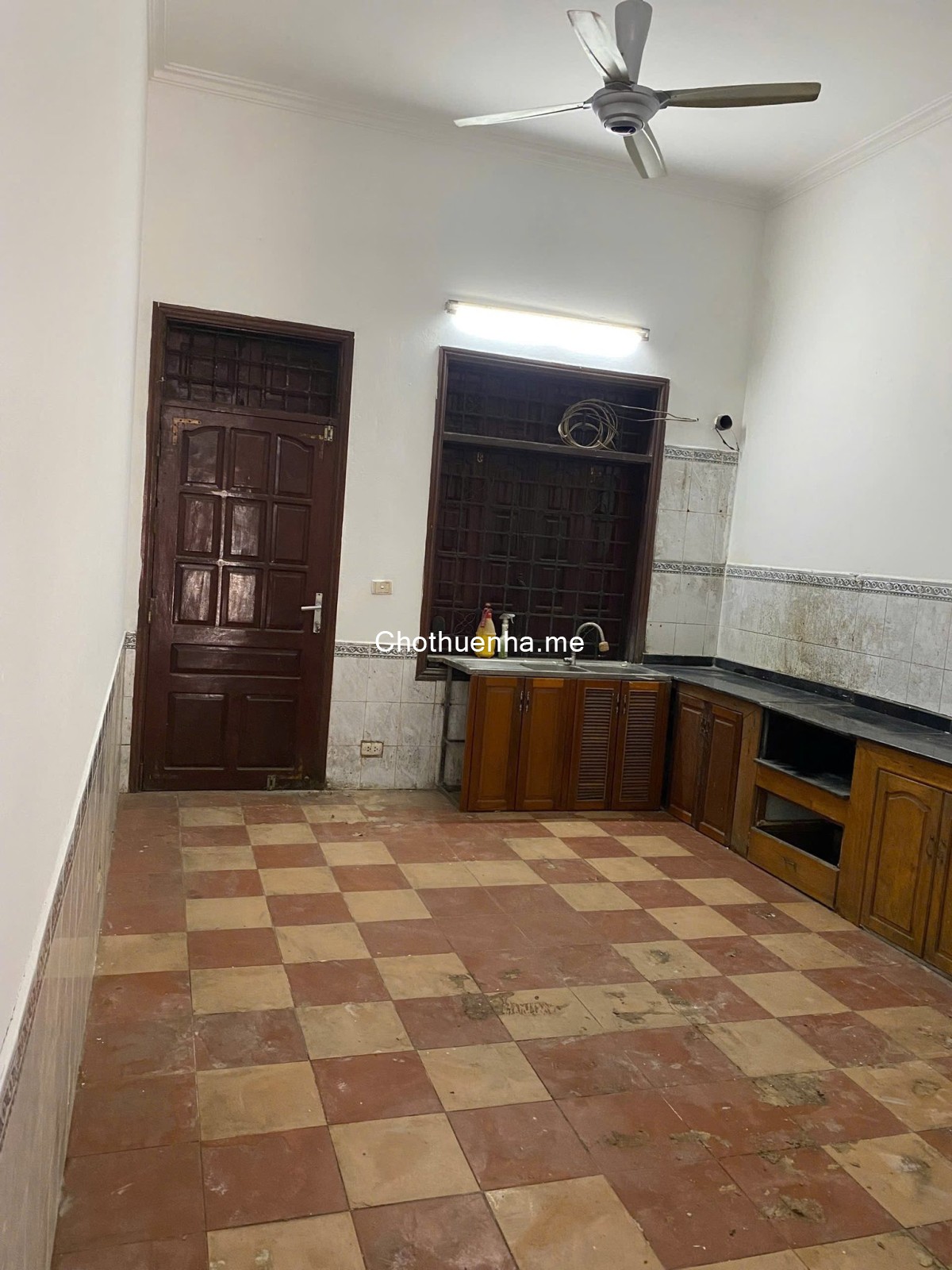 Cho thuê nhà nguyên căn KĐT Đại Kim, 55m2 x 4 tầng, 6 phòng, 4 wc, 18.5 Triệu