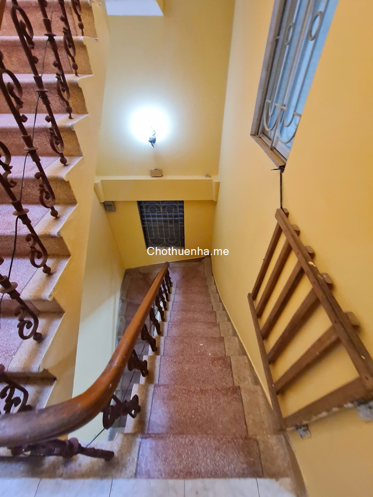 Cho thuê nhà ngõ 160 Hoàng Mai, 60m2 x 2,5 tầng - 3pn - 2wc 9 triệu/th