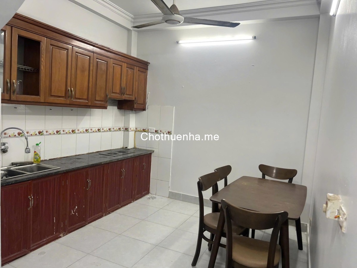 Cho thuê nhà nguyên căn ngõ Lương Khánh Thiện, 30m2 x 4 tầng, 4 ngủ 3 wc, 11.5 triệu