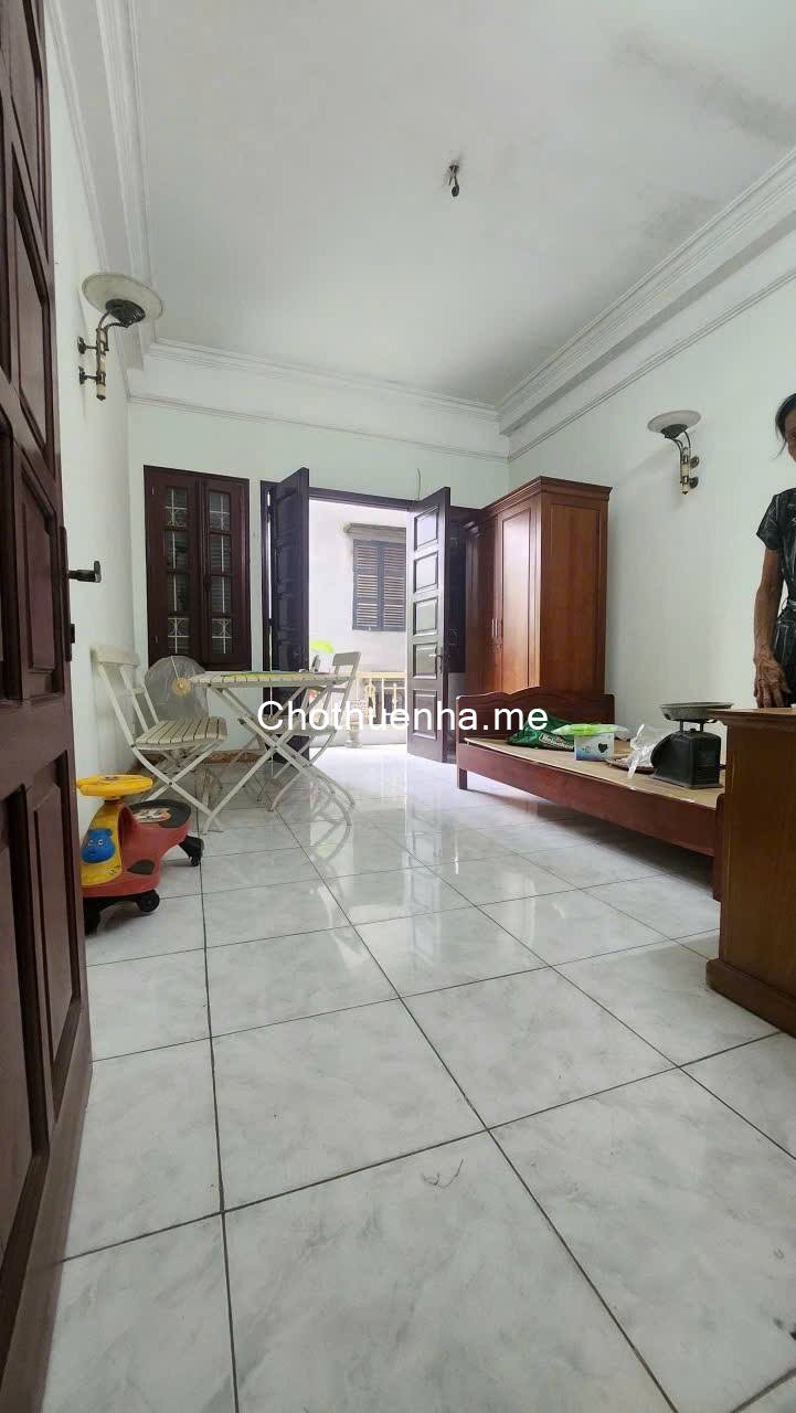 Cho thuê nhà nguyên căn ngõ 23 Xuân La, Tây Hồ, Hà Nội. 12tr/tháng. 5 tầng, 52m/tầng, 5 ngủ, 4 VS,