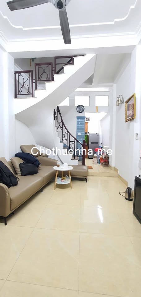 Cho thuê nhà ngõ 29 Khương Hạ, 35m2 x 4 tầng, 4 ngủ, 3 wc.13,5 triệu