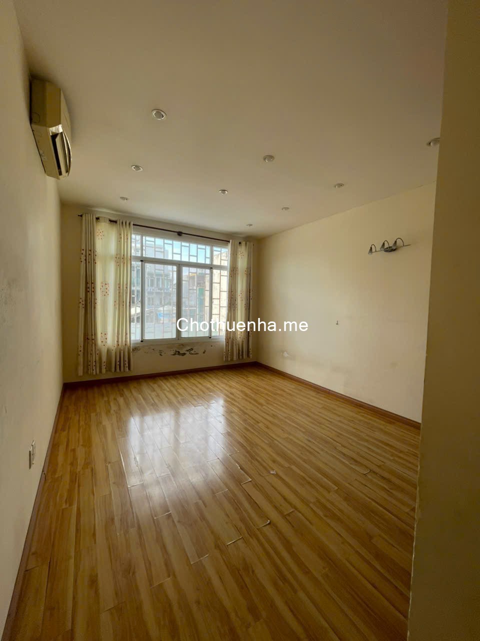 Cho thuê nhà đường 47,P.Tân Quy Quận 7 dt 4x20m,3 lầu,5PN