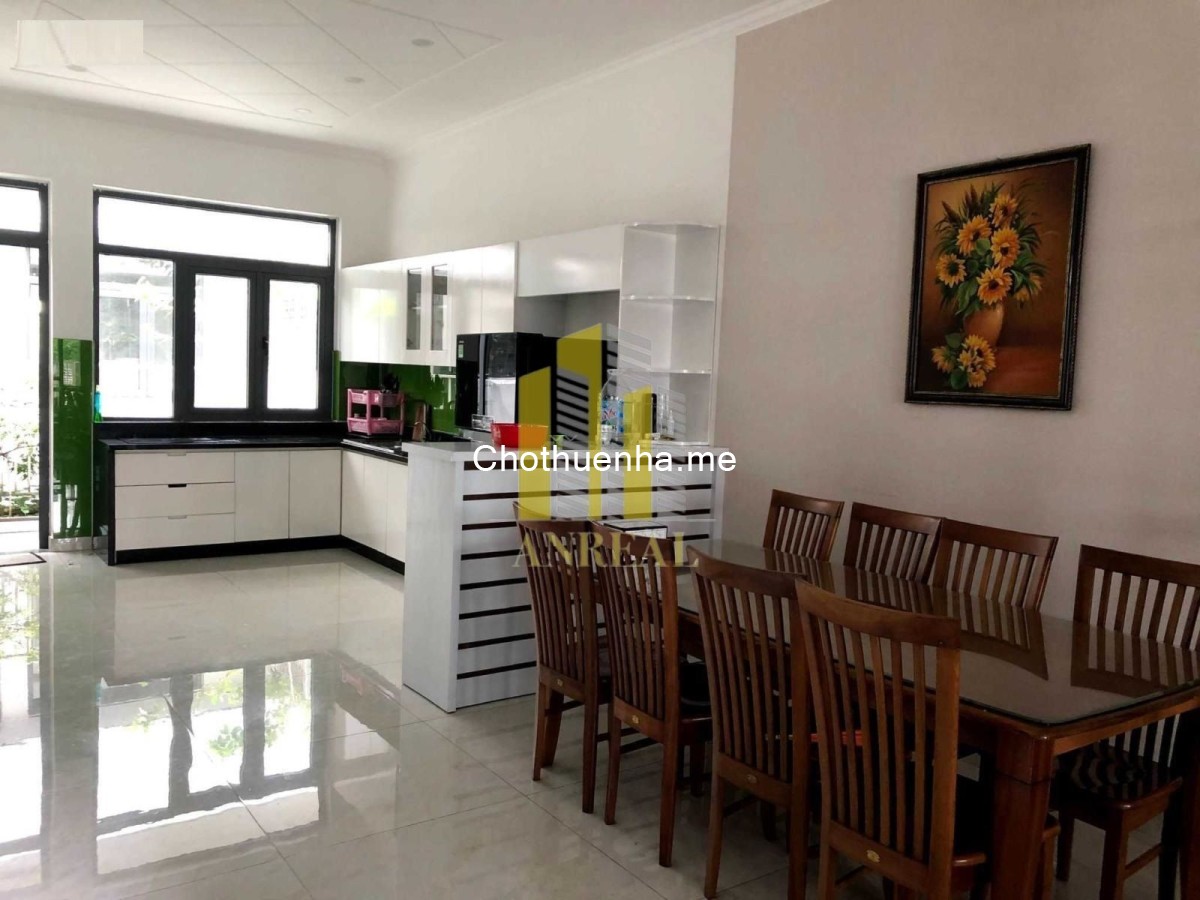 Villa khu Quận 2 giá rẻ, có bảo vệ 24/24, chỉ 20 triệu