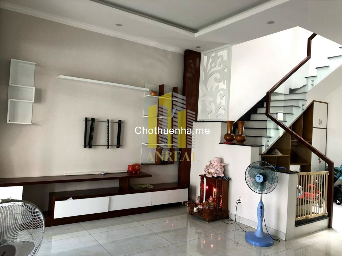 Villa khu Quận 2 giá rẻ, có bảo vệ 24/24, chỉ 20 triệu