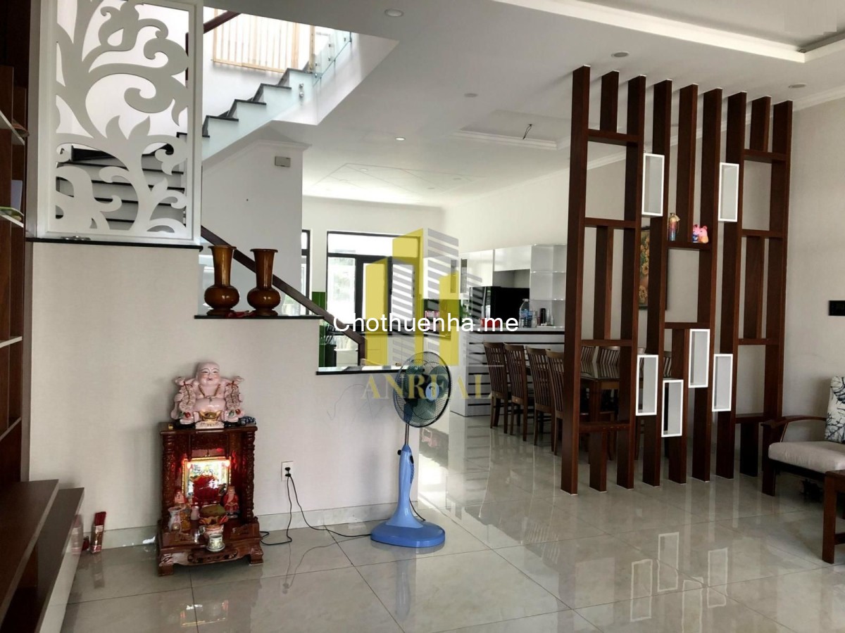 Villa khu Quận 2 giá rẻ, có bảo vệ 24/24, chỉ 20 triệu