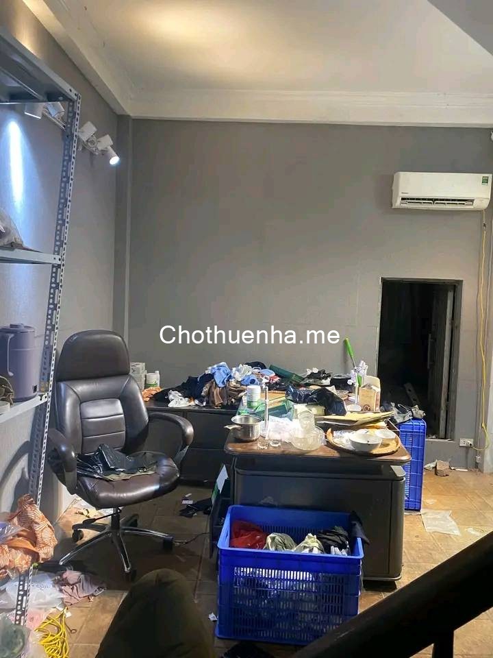 Cho thuê nhà ngõ 132 Tam Trinh, 2.5 tầng x 2 ngủ, 6 Triệu vào ngay