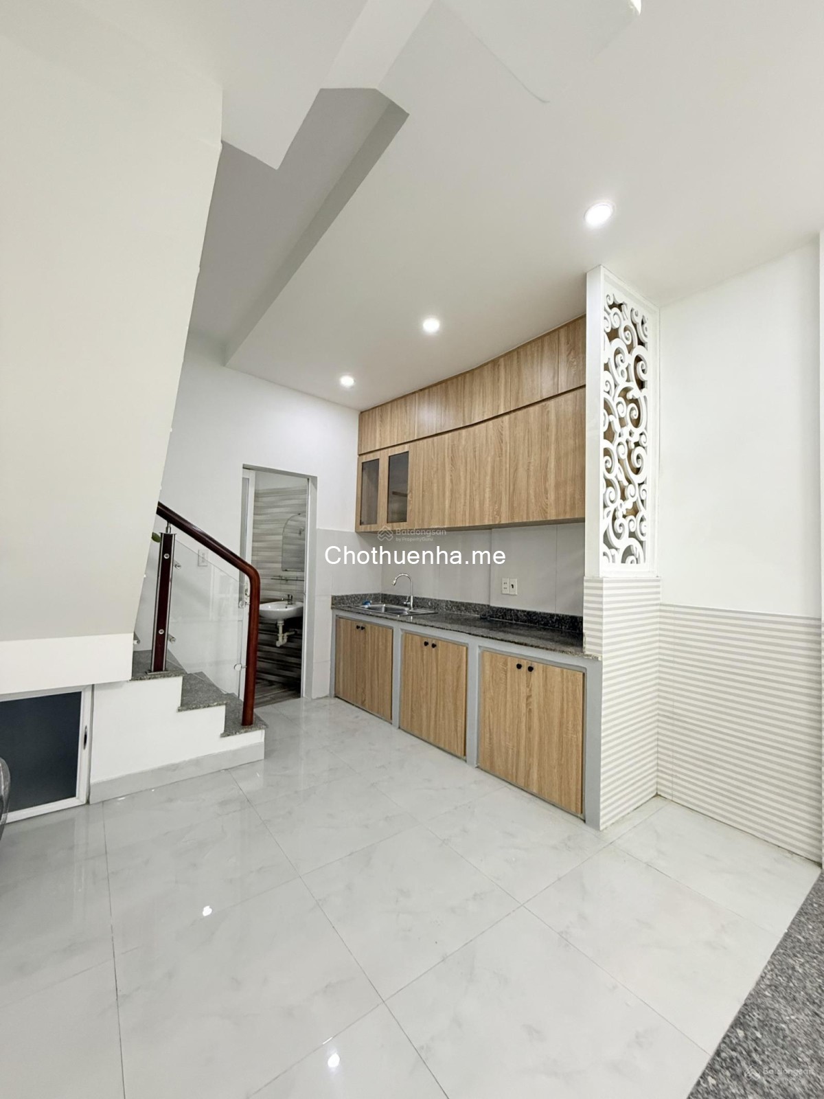 Cho thuê nhà 1 trệt 1 lầy, hẻm 3 gác Trần Đình Xu Quận 1