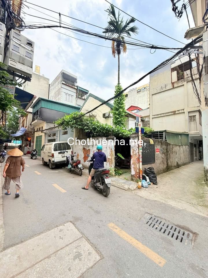 Cho thuê nhà ngõ ô tô Tân Mai, 120m2, 3 ngủ, 9 Triệu