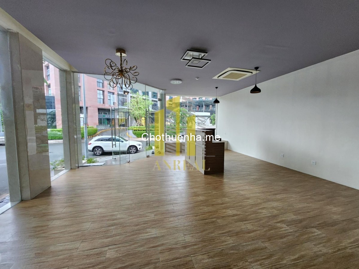 Tòa văn phòng hầm 4 lầu góc 2 mặt tiền - Sàn trống, có thang máy