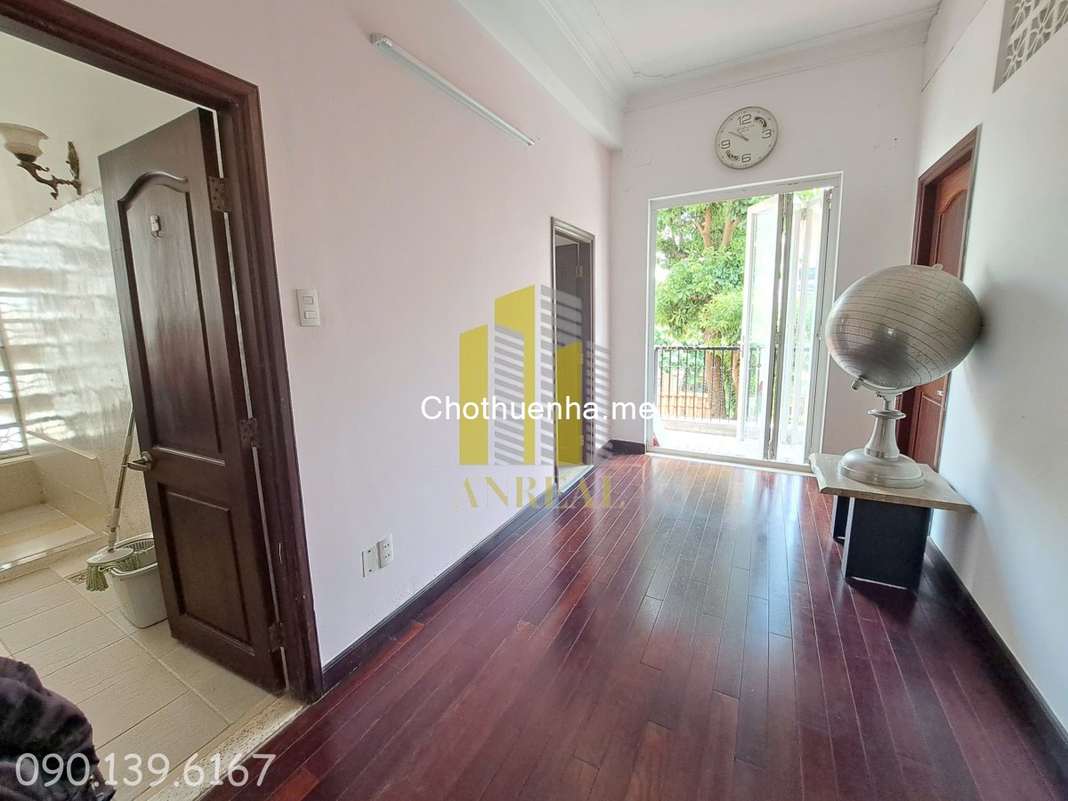 Cho Thuê Villa Sân Rộng Thảo Điền Phù Hợp Mở Trường Học, Văn Phòng, Kinh Doanh