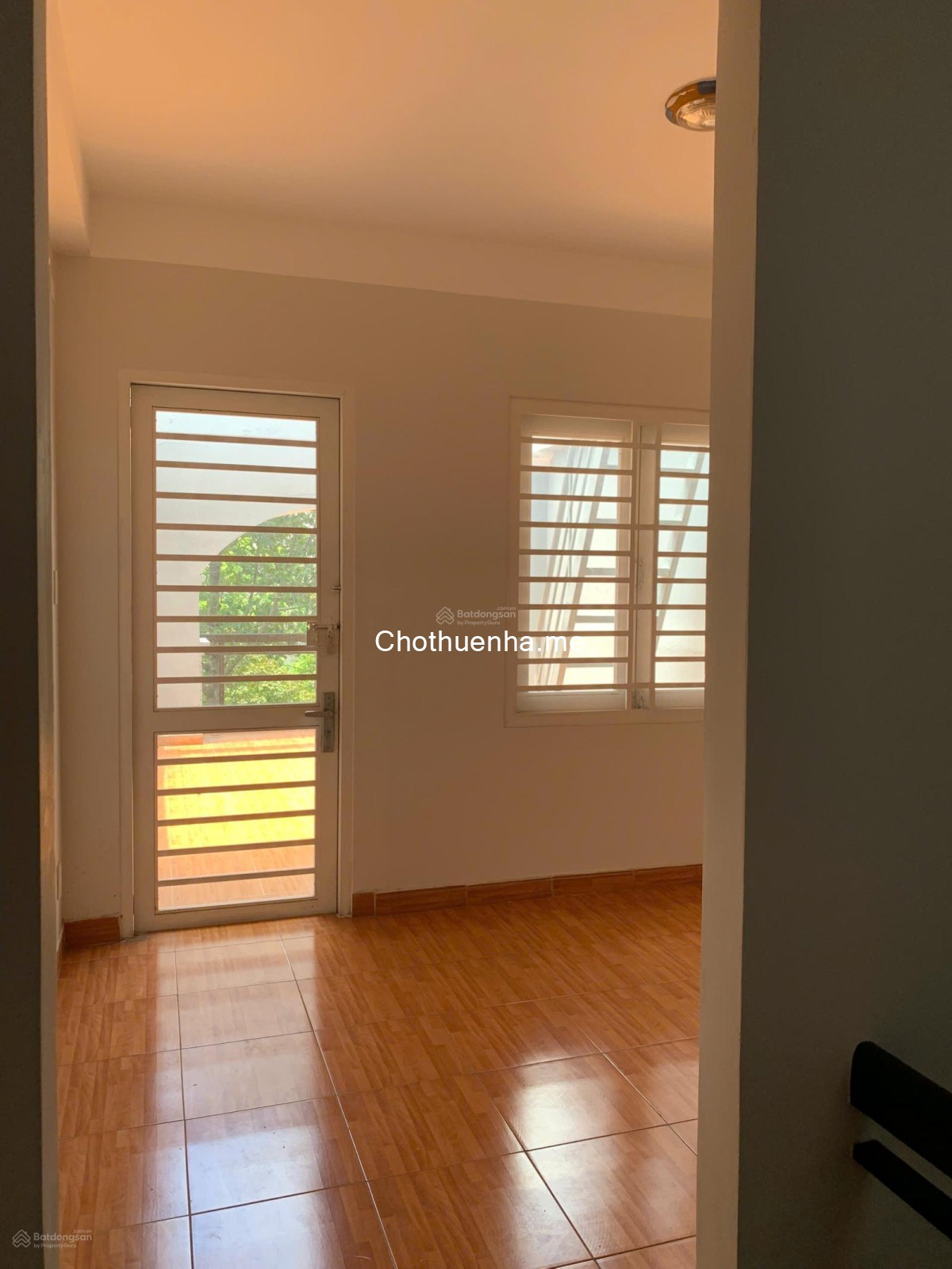 Nhà ngay khu dân cư cao cấp, gần trường học Bình Phú, 1 trệt, 2 lầu