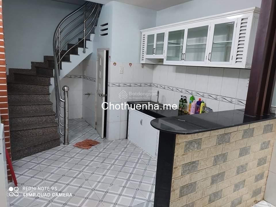 Cho thuê nhà nguyên căn trung tâm quận 5 - 1 trệt, 2 lầu, 2 phòng ngủ, 3 toilet