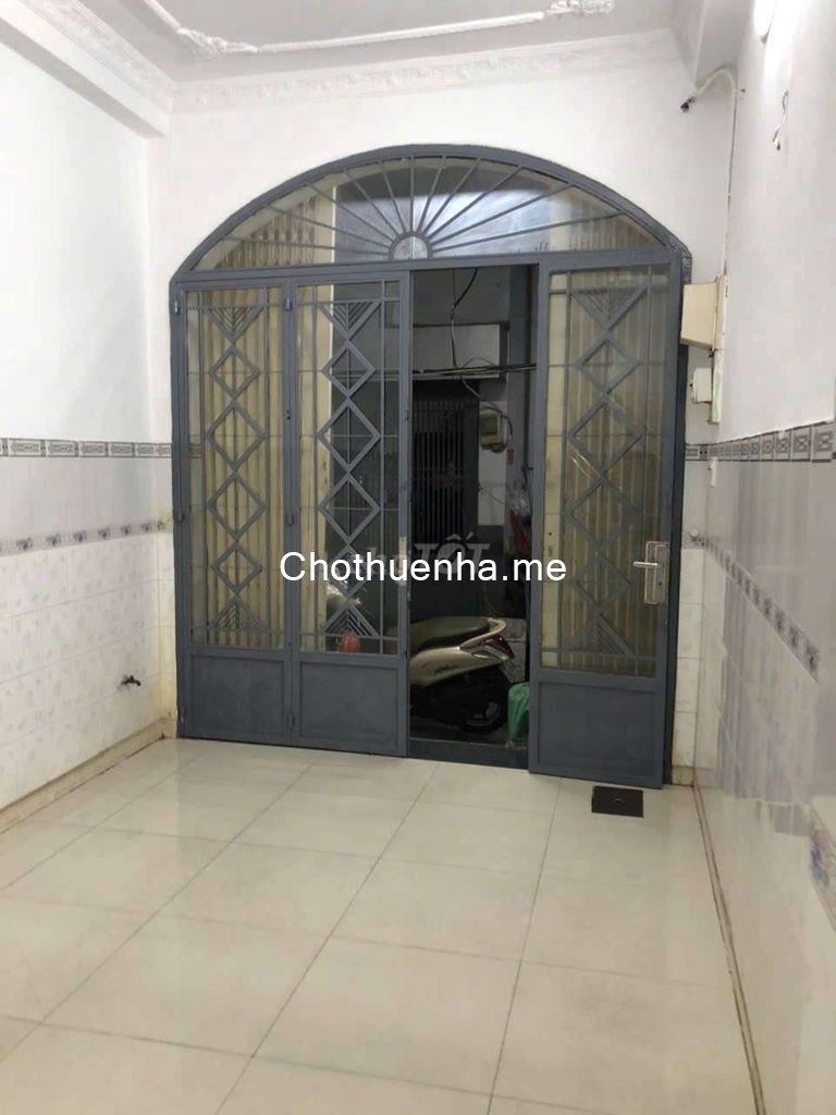 Cho thuê nhà Trần Bình Trọng quận 5. Trệt, 3 lầu, 6 phòng ngủ.
