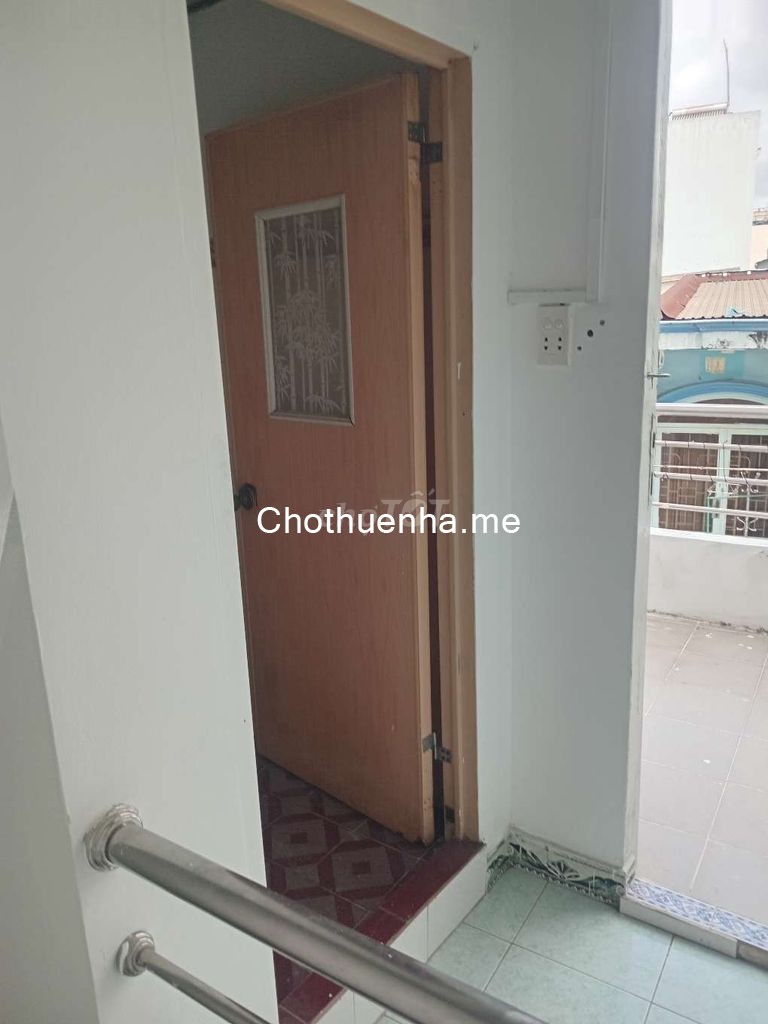 Chính chủ cho thuê nhà Đoàn Văn Bơ Quận 4, 3Pn, 2WC, không ngập nước, cho thuê lâu dài