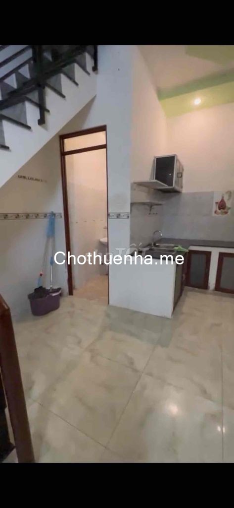 Hẻm rộng, Nhà căn góc, 2 cửa (cửa trước + cửa hông), 1 trệt + 1 lầu