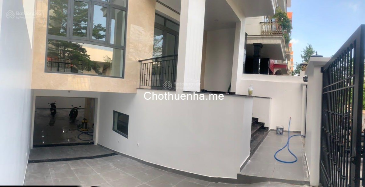 Cho thuê nhà mới xây nagy khu Him Lam Quận 7, 1 hầm, 1 trệt, 3 lầu – có thang máy