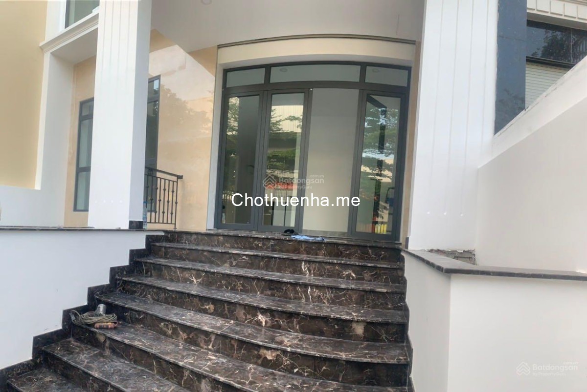 Cho thuê nhà mới xây nagy khu Him Lam Quận 7, 1 hầm, 1 trệt, 3 lầu – có thang máy