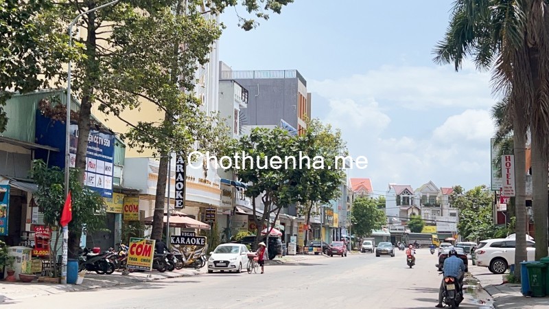 Cho thuê nhà 4 Tầng Ngang 15m, dtst 1360m2,ngay Vincom 550