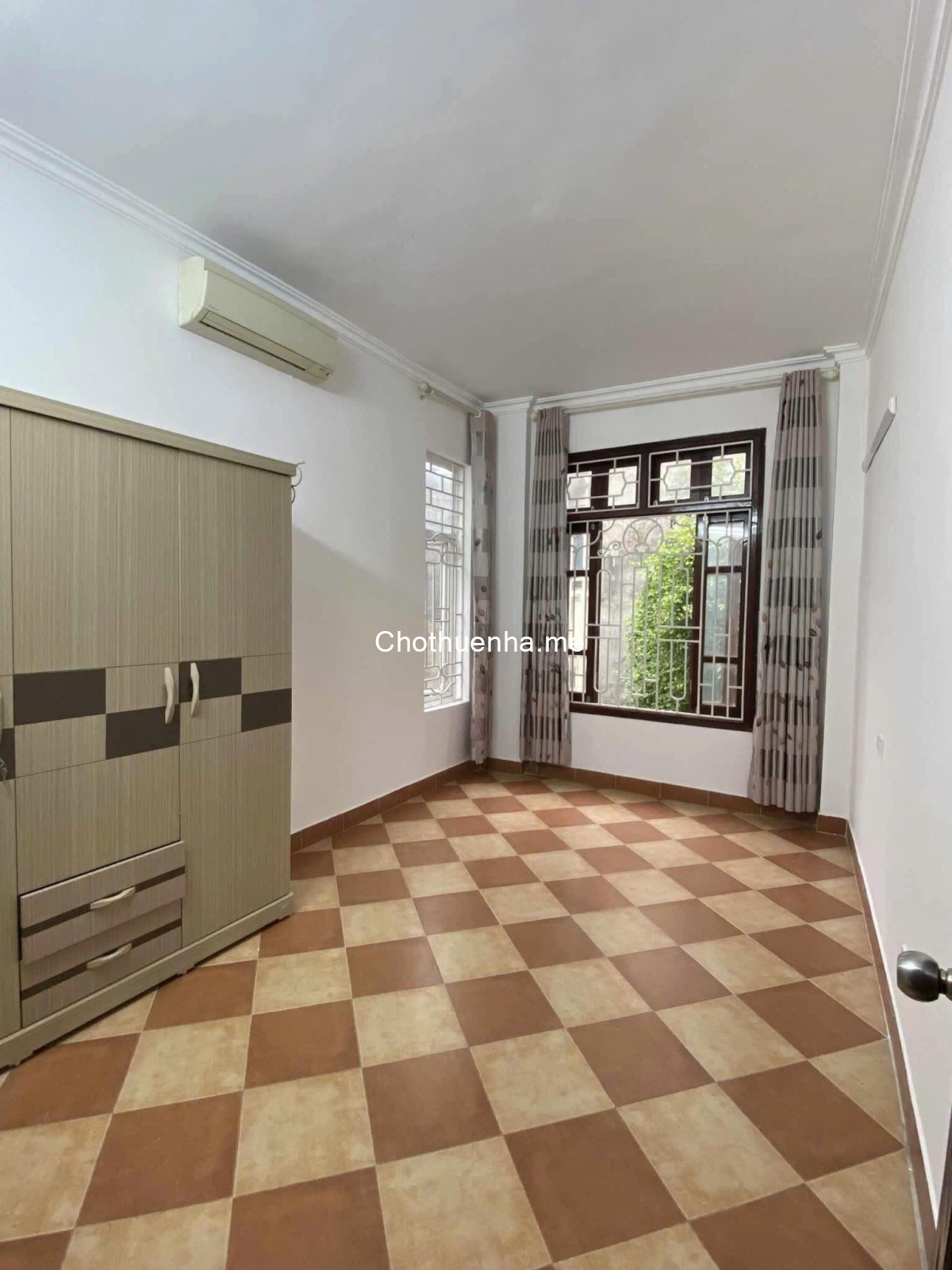 Cho thuê nhà nguyên căn ngõ 127 Hào Nam, 32m2 x 4 Tầng, 3 ngủ, Giá 11 triệu/tháng