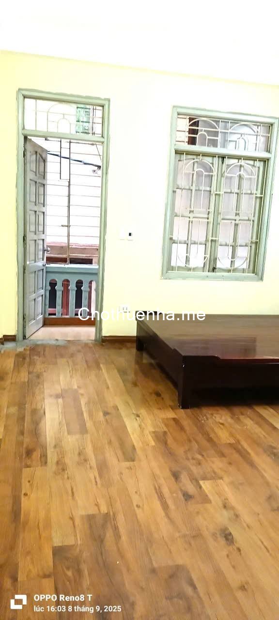 Cho thuê nhà ngõ 48 Trịnh Đình Cửu, 35m2 x 5 tầng x 3 ngủ, 4 WC, 12 Triệu