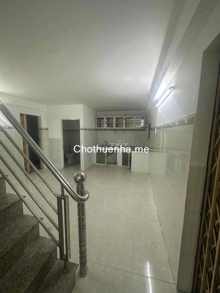 Cho thuê nhà nguyên căn – sát chợ Bùi Minh Trực, Quận 8 - Nhà mới sơn sửa, sạch đẹp, vào ở ngay