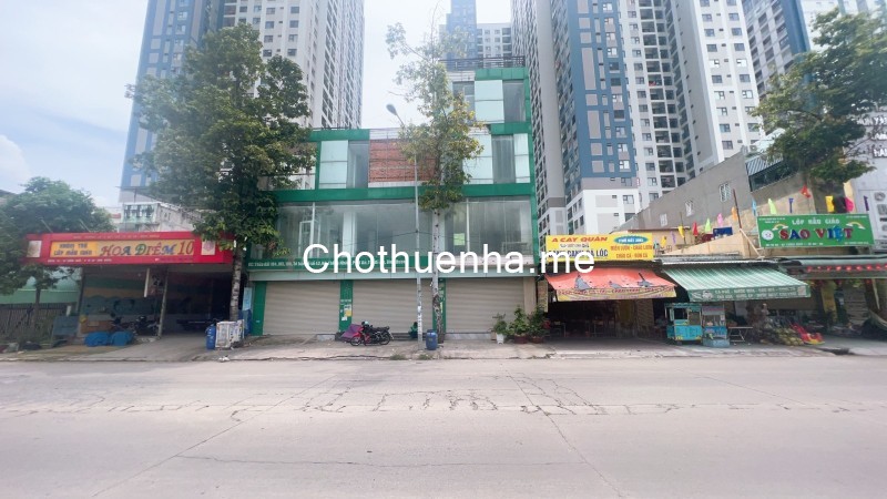 Cho thuê nhà 4 Tầng Ngang 15m, dtst 1360m2,ngay Vincom 550