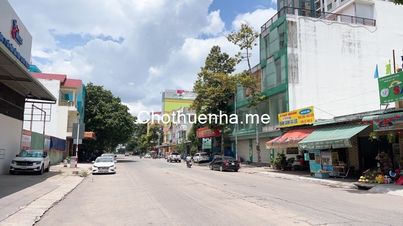 Cho thuê nhà 4 Tầng Ngang 15m, dtst 1360m2,ngay Vincom 550