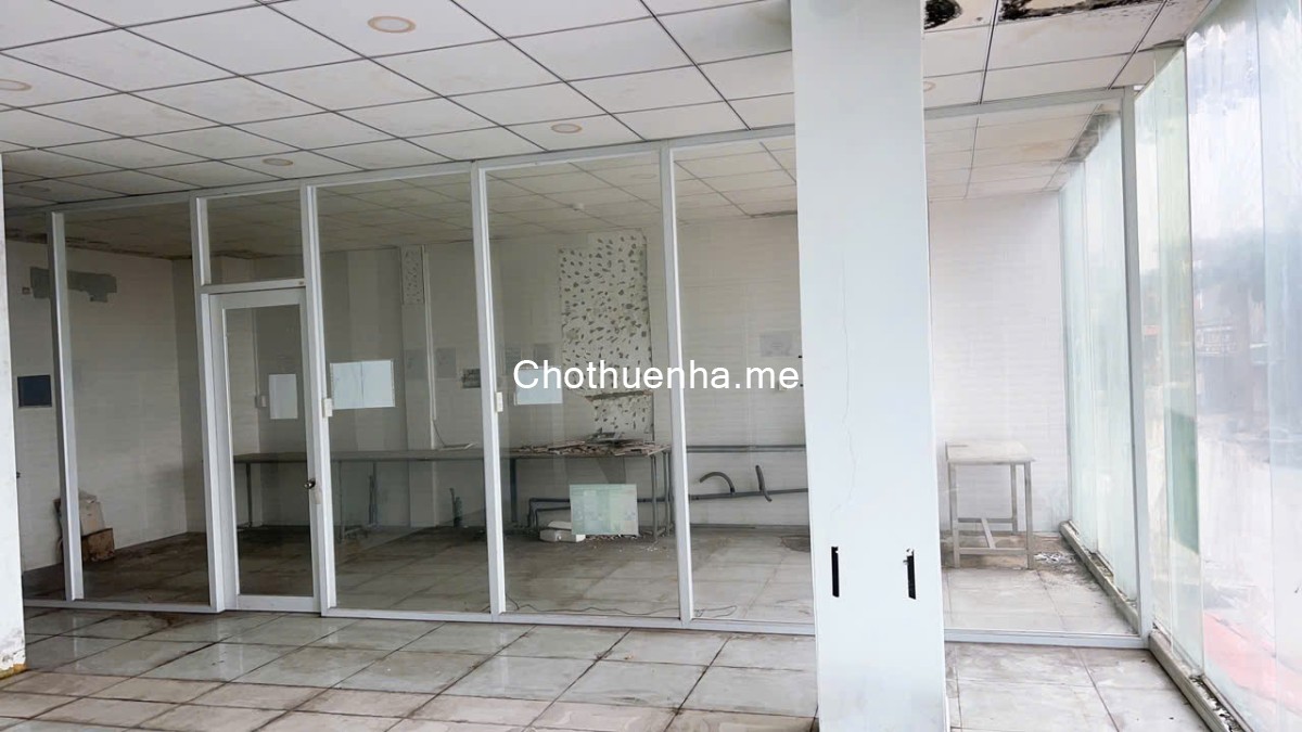 Cho thuê nhà 4 Tầng Ngang 15m, dtst 1360m2,ngay Vincom 550