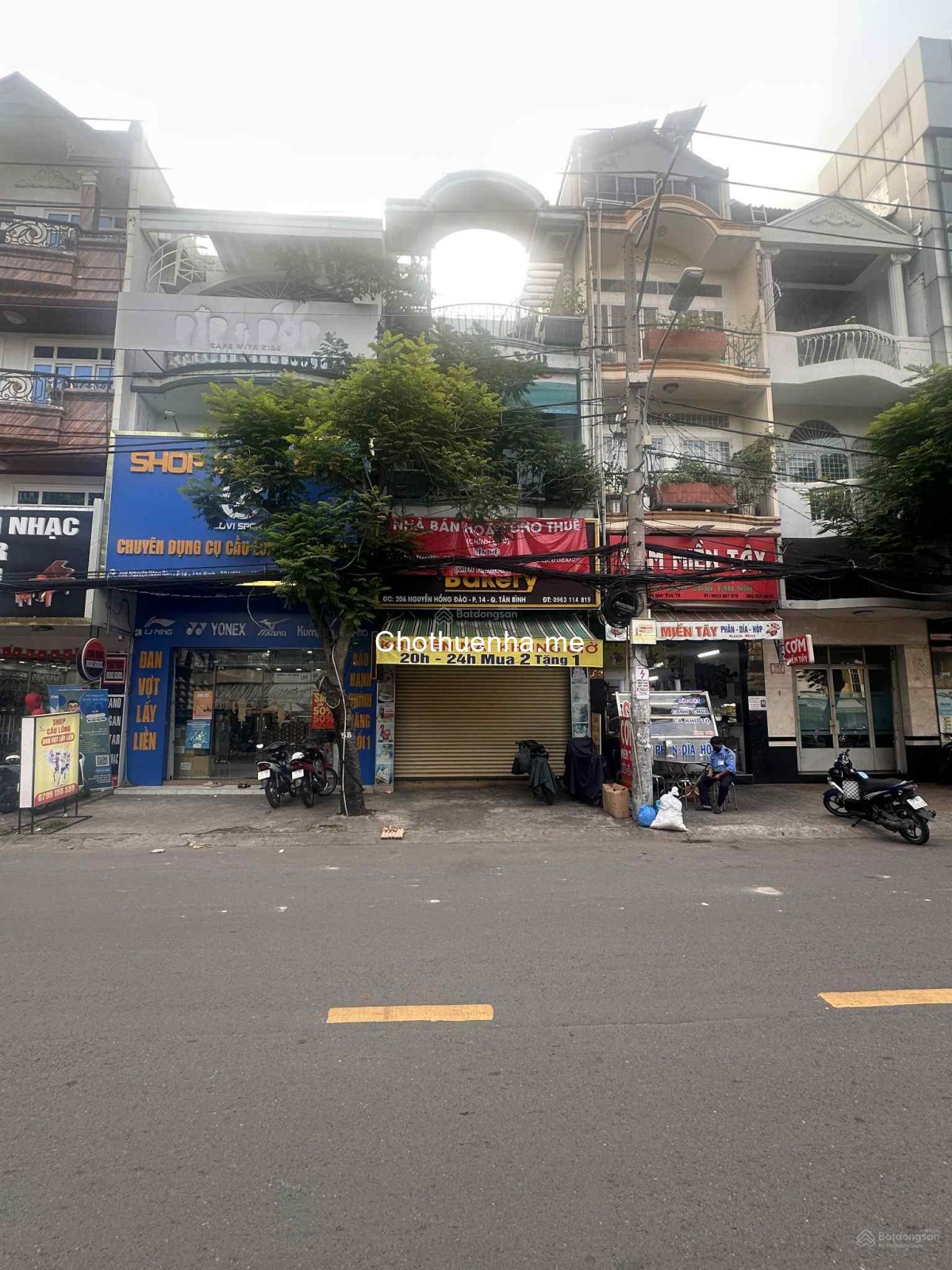 Cho thuê nhà Nguyễn Hồng Đào, Phường 14, Tân Bình, 3 tầng, có nội thất