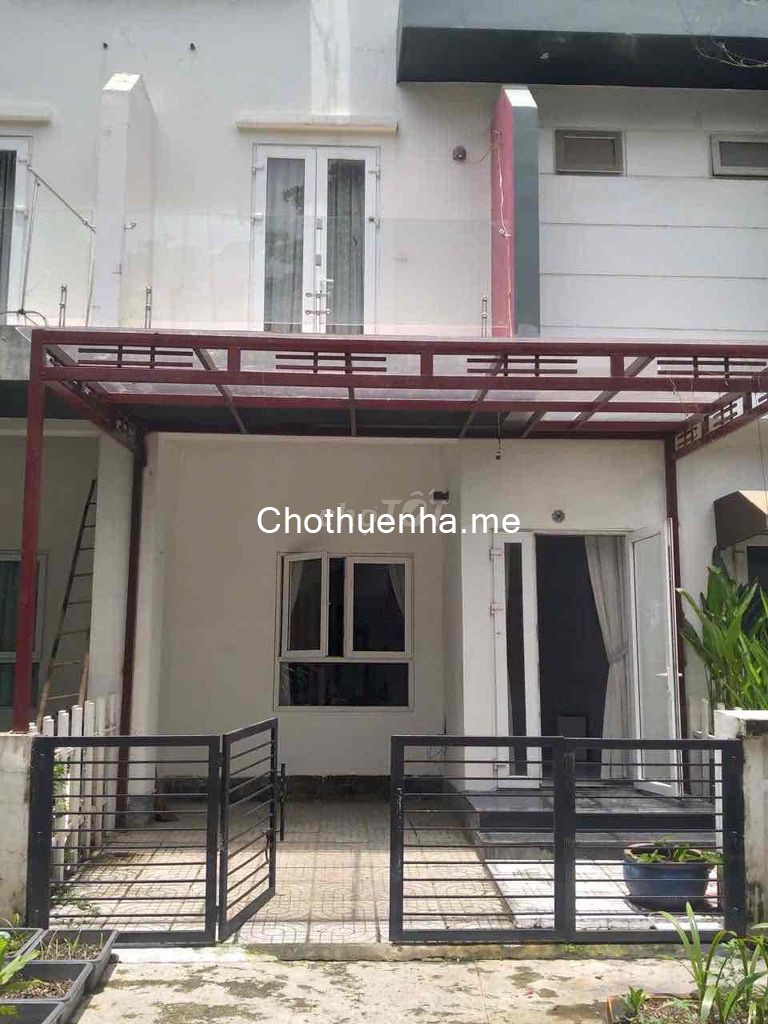 Cho thuê nhà đẹp KDC Valencia Quận 9, 1 trệt 2 lầu, gồm 4 phòng ngủ – 3 WC, đường xe hơi 12m