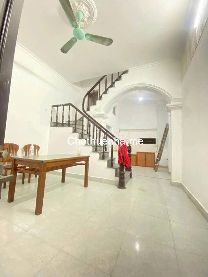 Cho thuê nhà nguyên căn Phố Trần Đại Nghĩa, 40m2, 3 tầng, 3 ngủ, 2 vệ sinh, 9.5 Triệu
