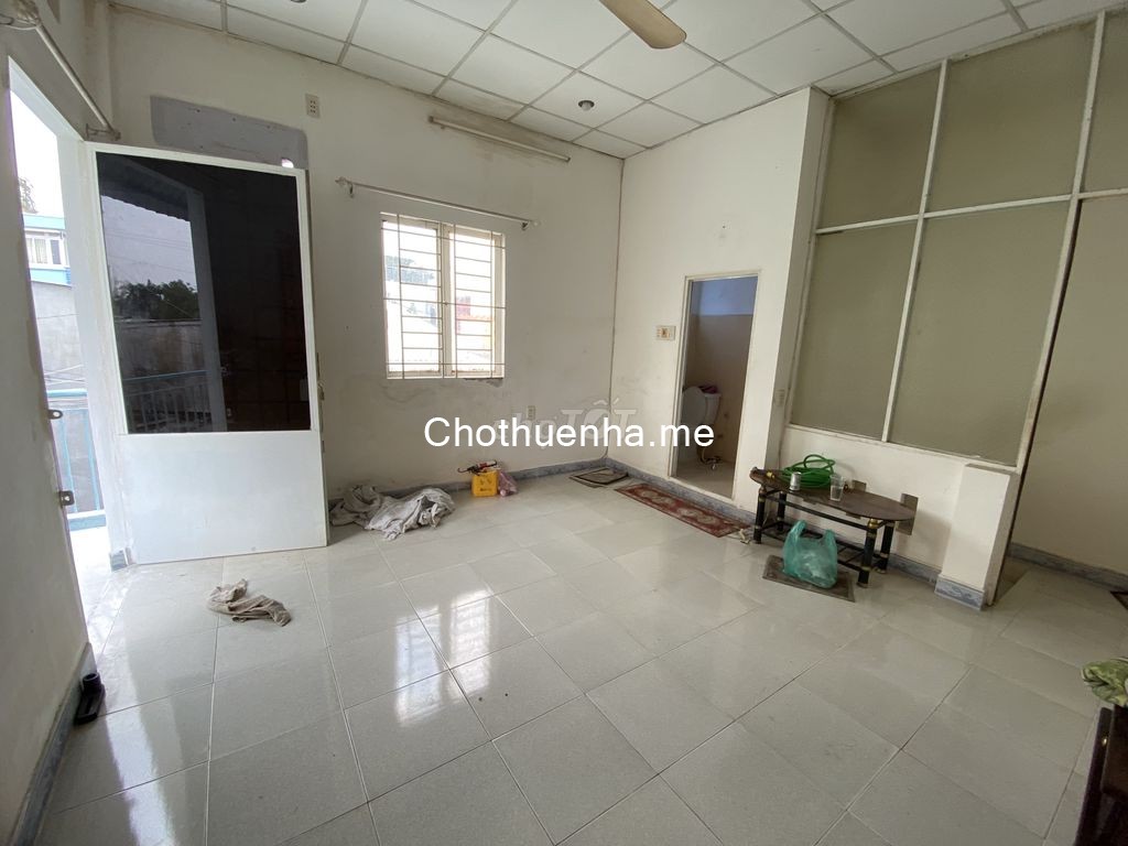 Cho thuê nhà 2 mặt tiền Hiệp Phú Quận 9 - Giá chỉ 8 triệu