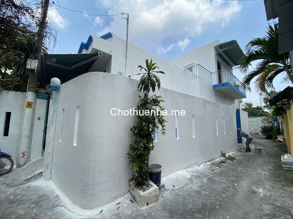 Cho thuê nhà 2 mặt tiền Hiệp Phú Quận 9 - Giá chỉ 8 triệu