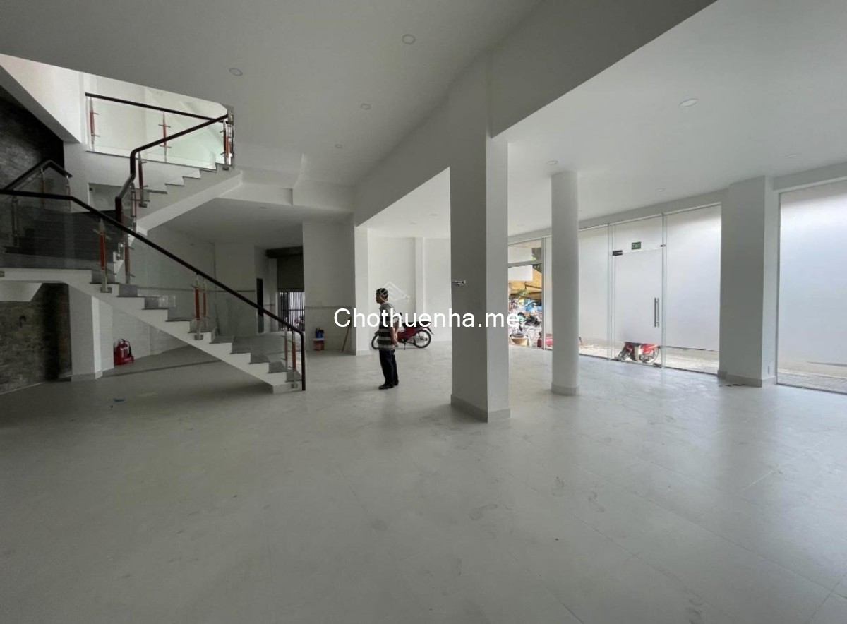 Cho thuê nhà MT Hòa Bình, 10x10, nở hậu, 4 lầu, 90 tr TL