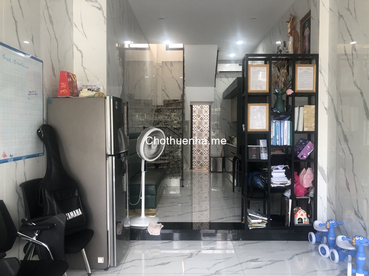 Cho thuê nguyên căn mặt tiền Trường Sa - 3.5X14M - 5 tầng mới 100% - Giá 35tr + Phù hợp làm vp