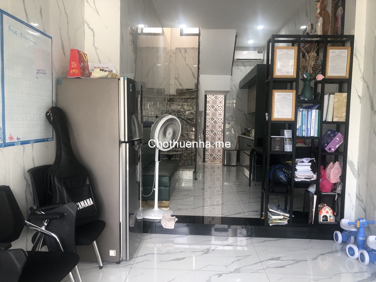 Cho thuê nguyên căn mặt tiền Trường Sa - 3.5X14M - 5 tầng mới 100% - Giá 35tr + Phù hợp làm vp