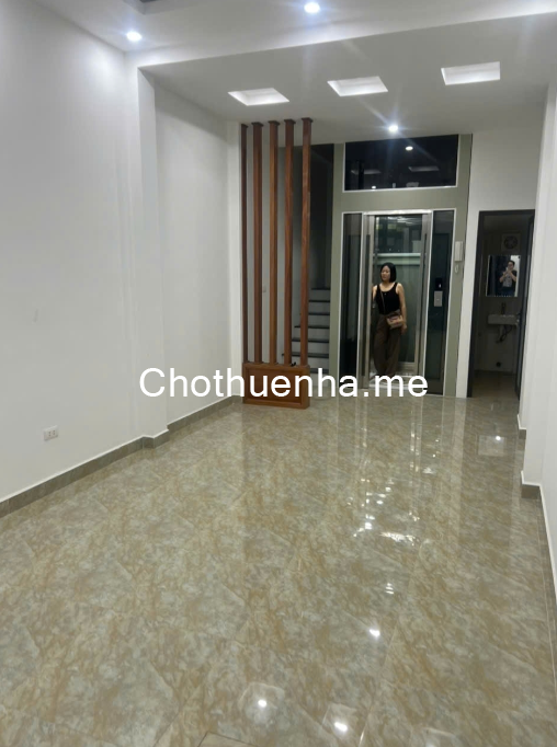 Cho thuê nhà nguyên căn có thang máy ngõ 255 Vĩnh Hưng 35m2 x 6 tầng,3 ngủ kk, 15 triệu