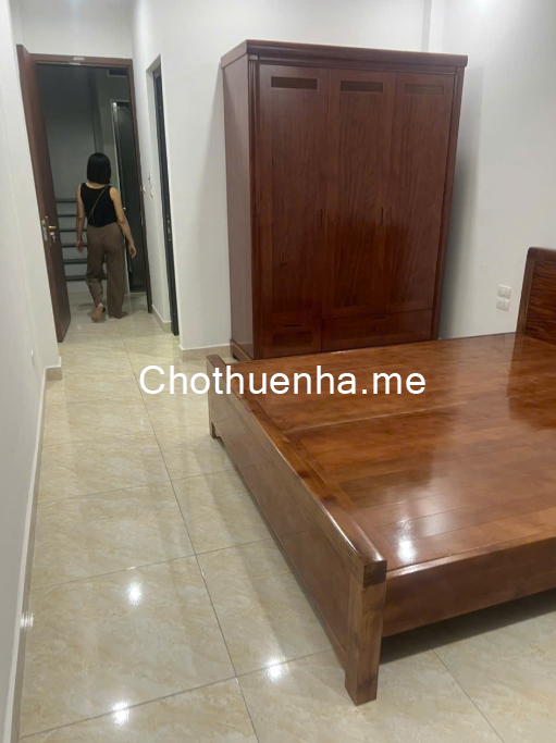 Cho thuê nhà nguyên căn có thang máy ngõ 255 Vĩnh Hưng 35m2 x 6 tầng,3 ngủ kk, 15 triệu