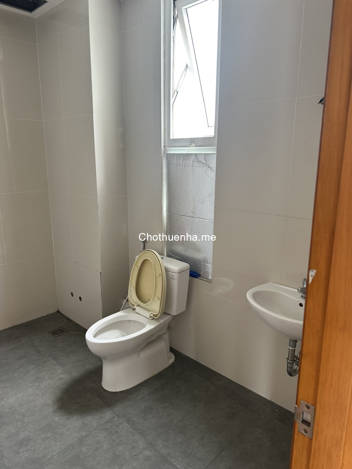 Cho thuê tầng 1 - 2 biệt thự khu dân cư. Ở ngay !