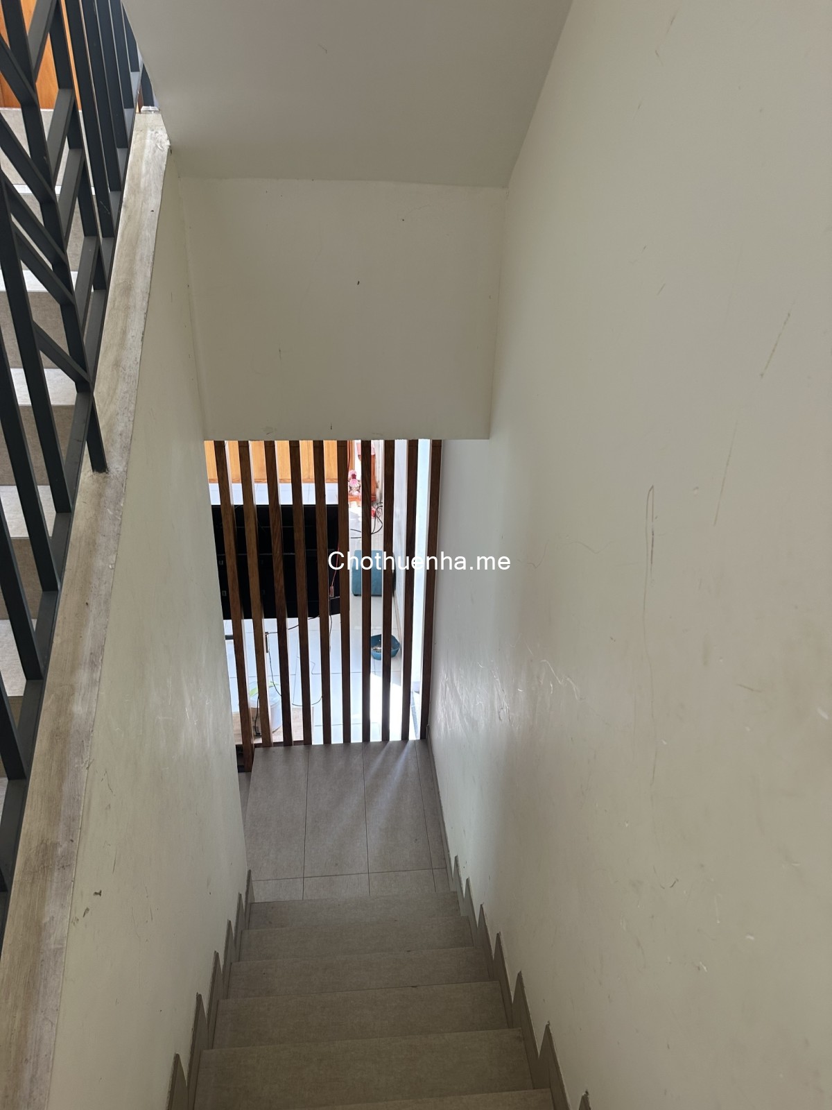 Cho thuê tầng 1 - 2 biệt thự khu dân cư. Ở ngay !