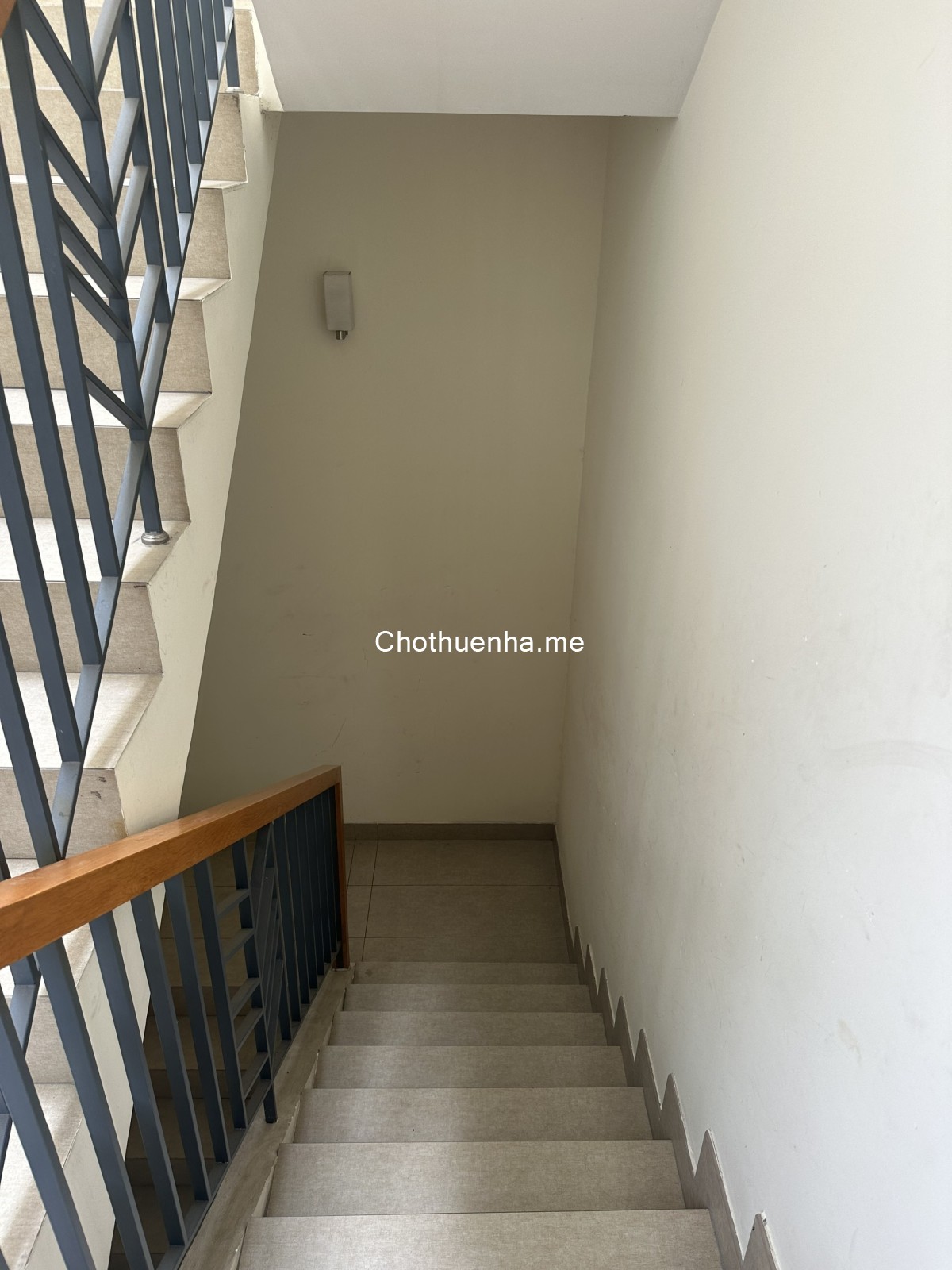 Cho thuê tầng 1 - 2 biệt thự khu dân cư. Ở ngay !