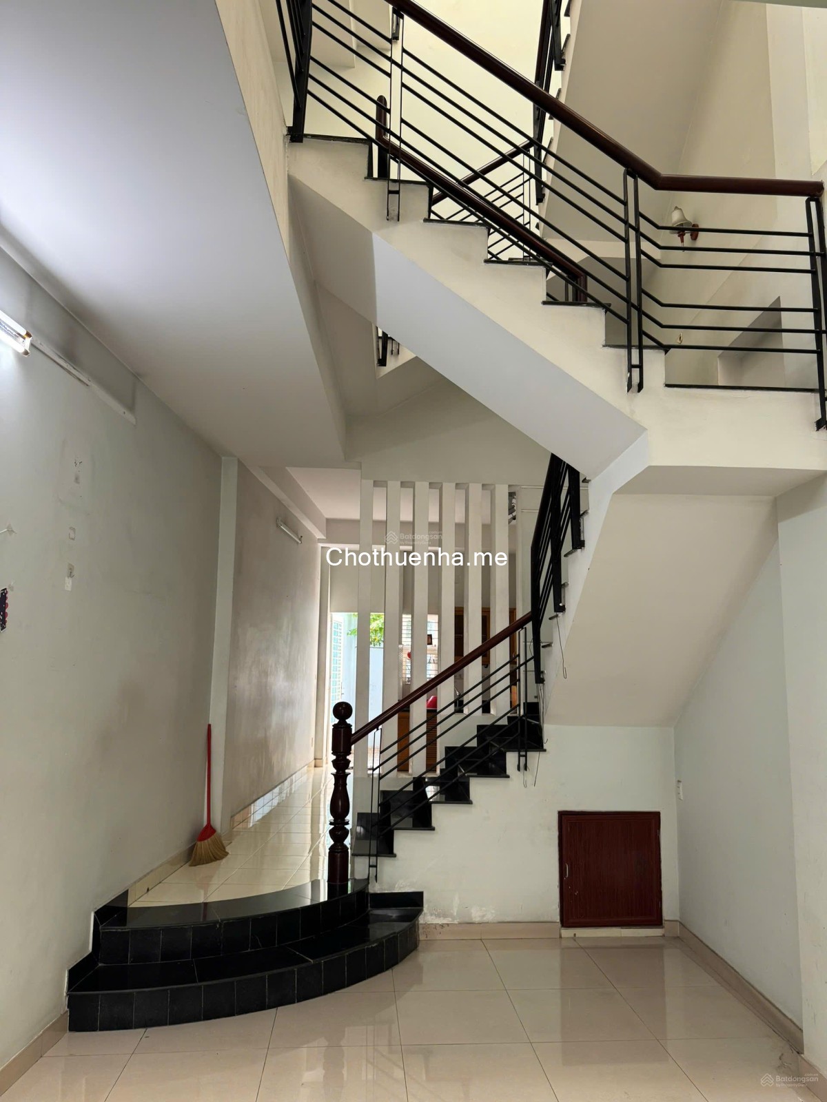 Cho thuê nhà nguyên căn hẻm Hoàng Hoa Thám, Bình Thanh, 3 tầng, nhà mới sạch sẽ