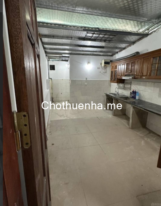 Cho thuê nhà ngõ ô tô 192 Phố Lê Trọng Tấn, 70m2 x 2 tầng, 3 ngủ, 8 Triệu KD, VP, ở