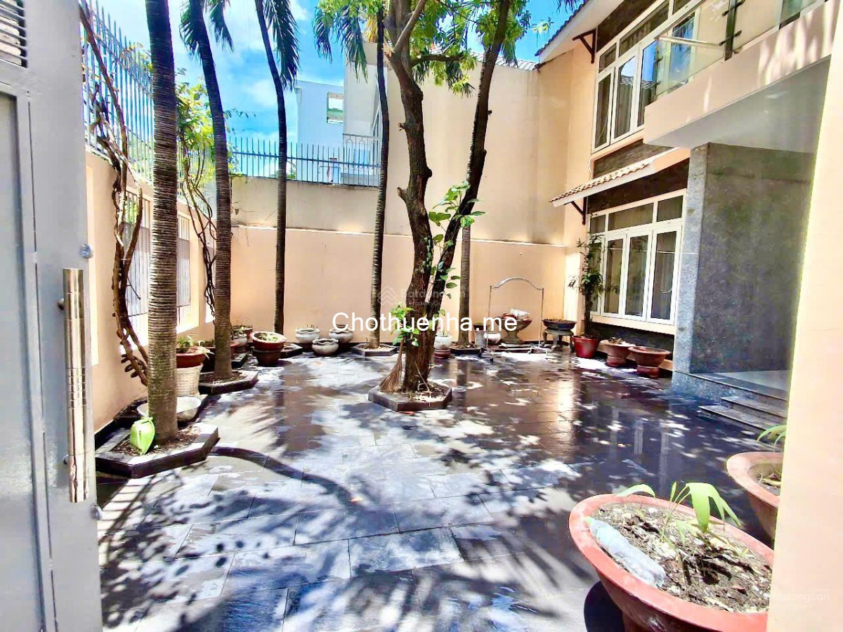 Cho thuê biệt thự sân vườn Lê Văn Thọ, Gò Vấp. Hẻm xe tải 8m 204m². Giá 38 triệu/tháng.