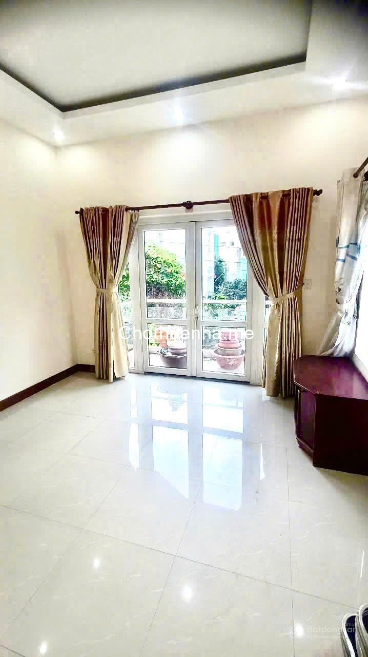 Cho thuê biệt thự sân vườn Lê Văn Thọ, Gò Vấp. Hẻm xe tải 8m 204m². Giá 38 triệu/tháng.