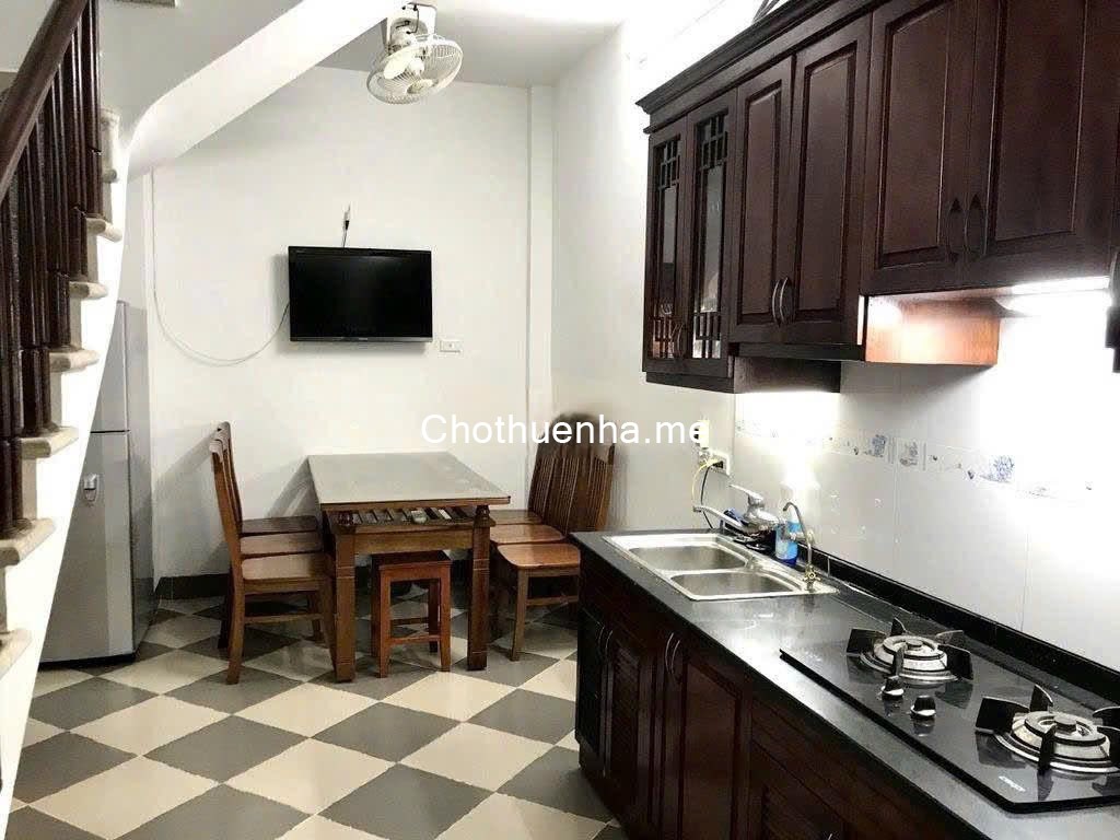 Cho thuê nhà ngõ Trần Thái Tông, 4 tầng x 35m2, 3 ngủ, 3 vệ sinh, 15 triệu