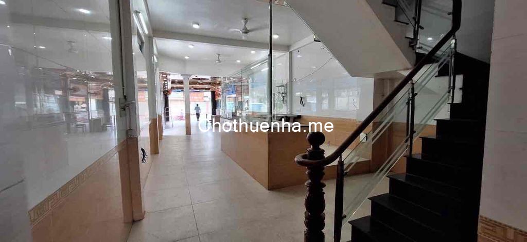 Cho thuê nhà nguyên căn góc 2 mặt tiền đường 20m