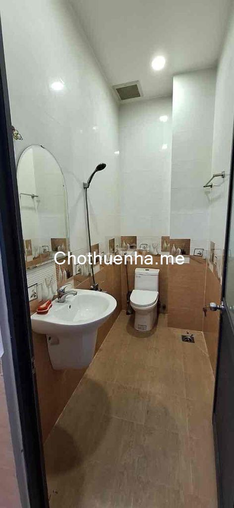 Cho thuê nhà nguyên căn góc 2 mặt tiền đường 20m