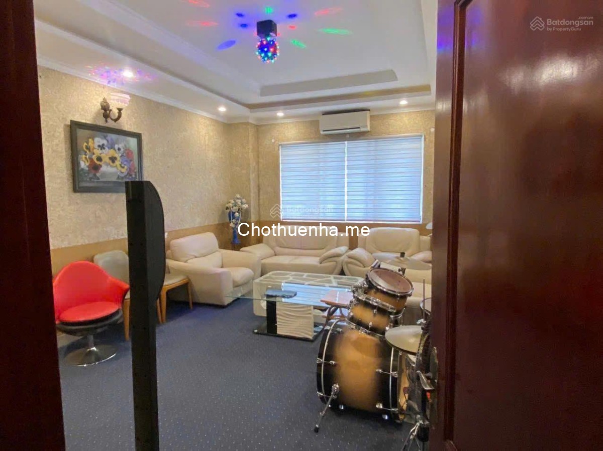 Cho thuê nhà HXH góc 2 mặt tiền – 241/2A Nguyễn Thiện Thuật, P.1, Quận 3